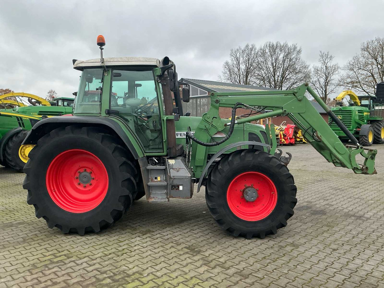2001 FENDT 716 VARIO ALL-WHEEL DRIVE FARM TRACTOR - Tractor agricol: Foto 3 2001 FENDT 716 VARIO ALL-WHEEL DRIVE FARM TRACTOR - Tractor agricol: Foto 3