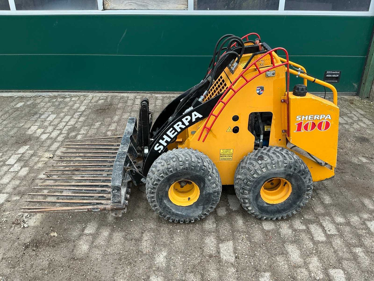 2003 SHERPA 100 SKID STEER LOADER - Mini încărcător pe şenile: Foto 3 2003 SHERPA 100 SKID STEER LOADER - Mini încărcător pe şenile: Foto 3