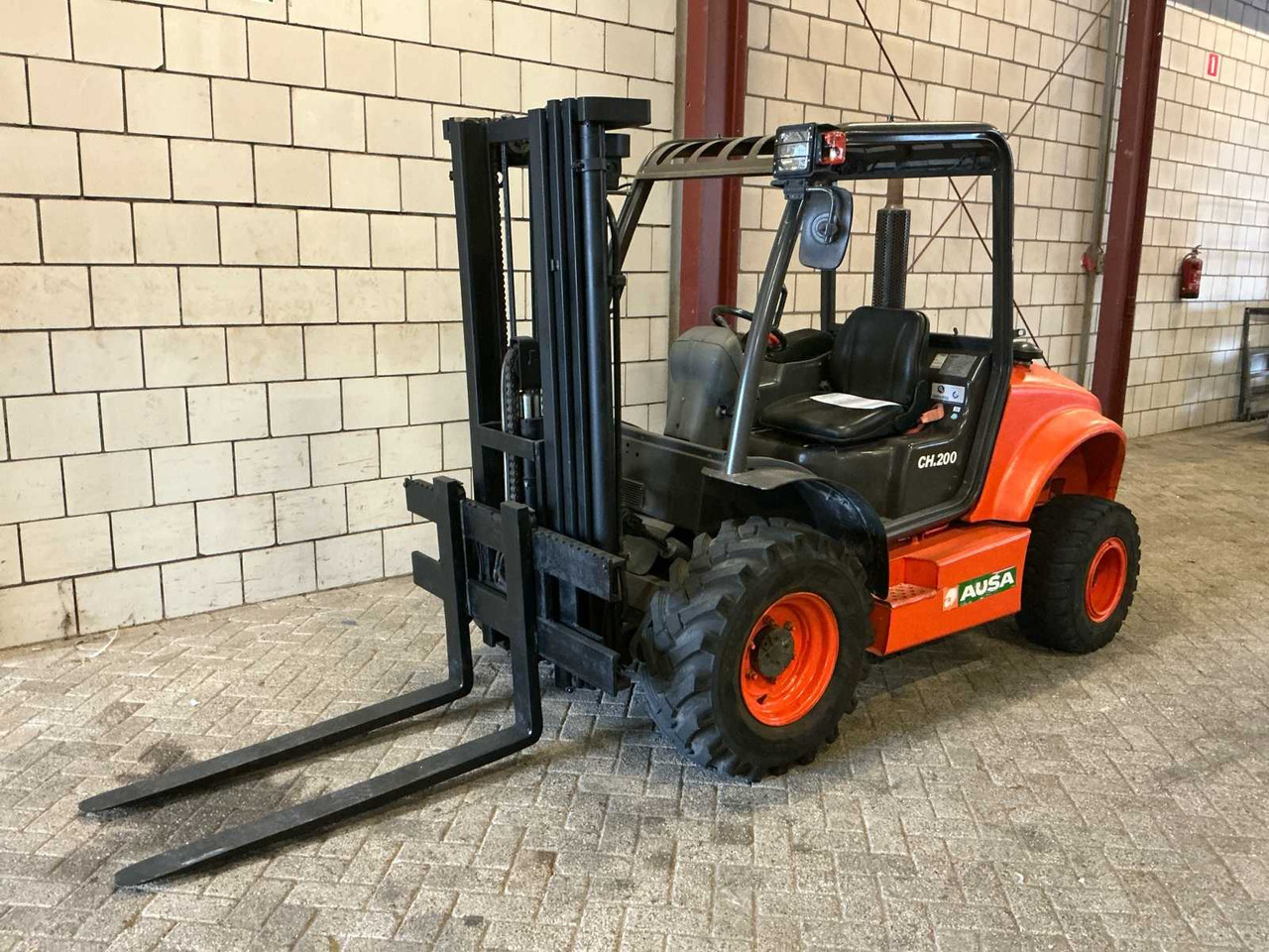2005 AUSA CH200H FORKLIFT - Motostivuitor: Foto 1 2005 AUSA CH200H FORKLIFT - Motostivuitor: Foto 1