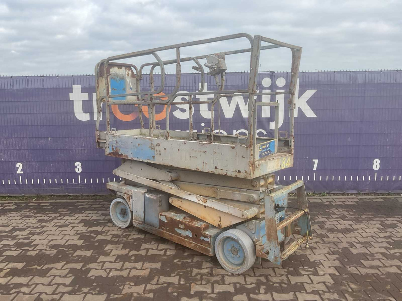 2005 - MEC - 2633ES - SCISSOR LIFT - Autopropulsată platformă: Foto 4 2005 - MEC - 2633ES - SCISSOR LIFT - Autopropulsată platformă: Foto 4