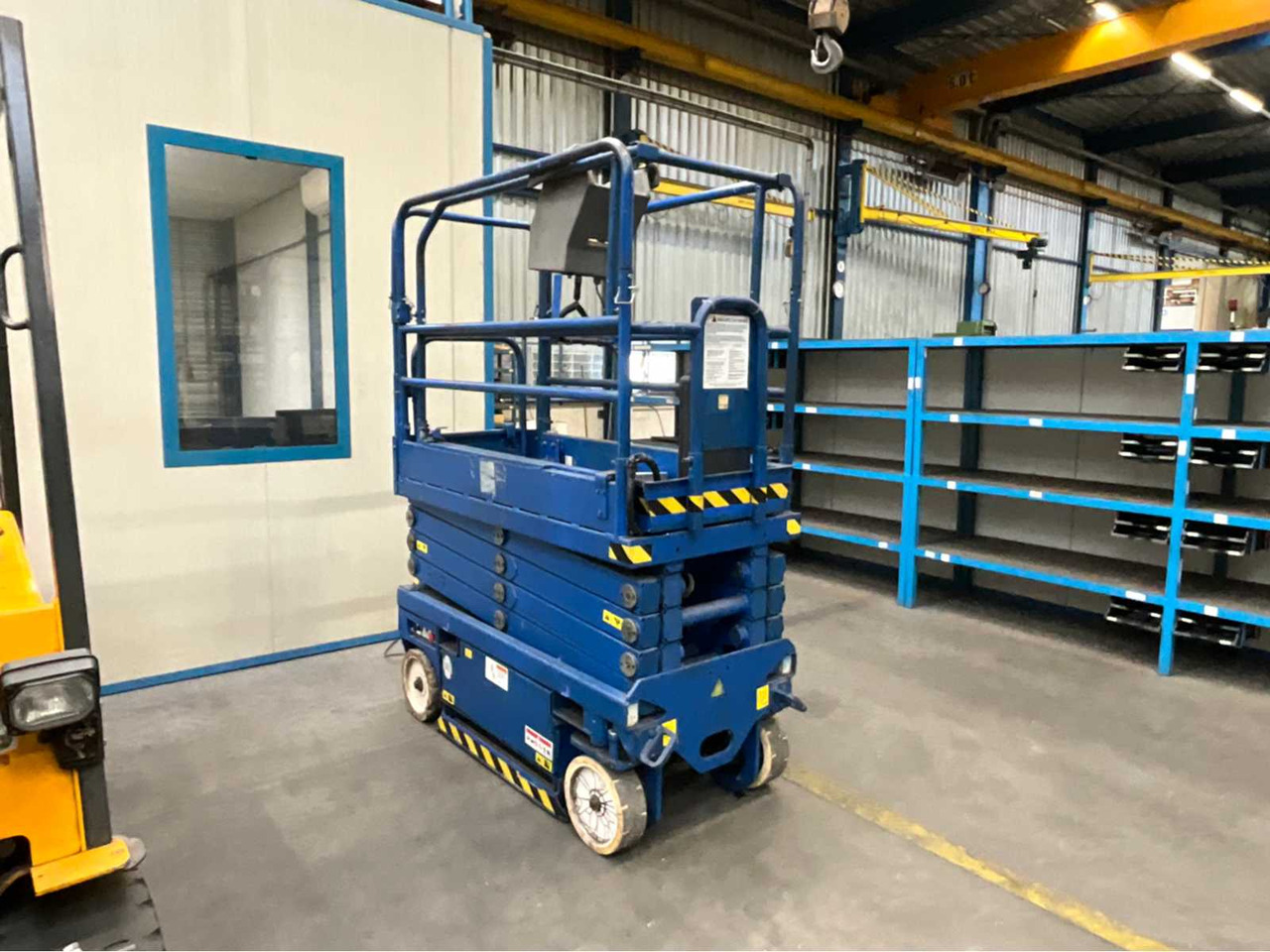 2009 UPRIGHT MX 19 SCISSOR LIFT - Autopropulsată platformă: Foto 4 2009 UPRIGHT MX 19 SCISSOR LIFT - Autopropulsată platformă: Foto 4