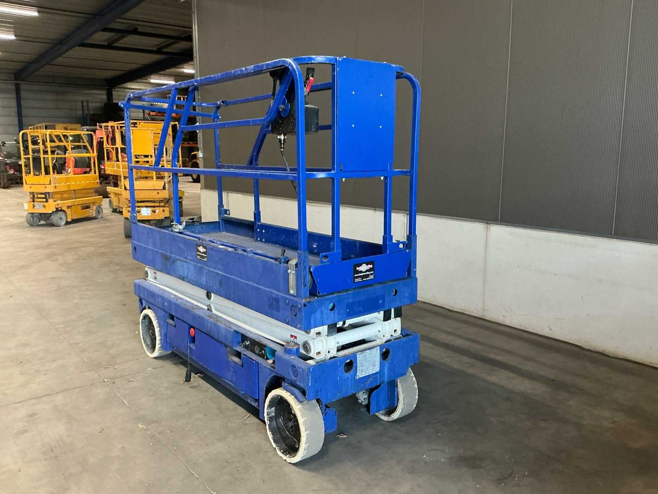 2011 HAULOTTE COMPACT 8 AERIAL PLATFORM - Autopropulsată platformă: Foto 2 2011 HAULOTTE COMPACT 8 AERIAL PLATFORM - Autopropulsată platformă: Foto 2