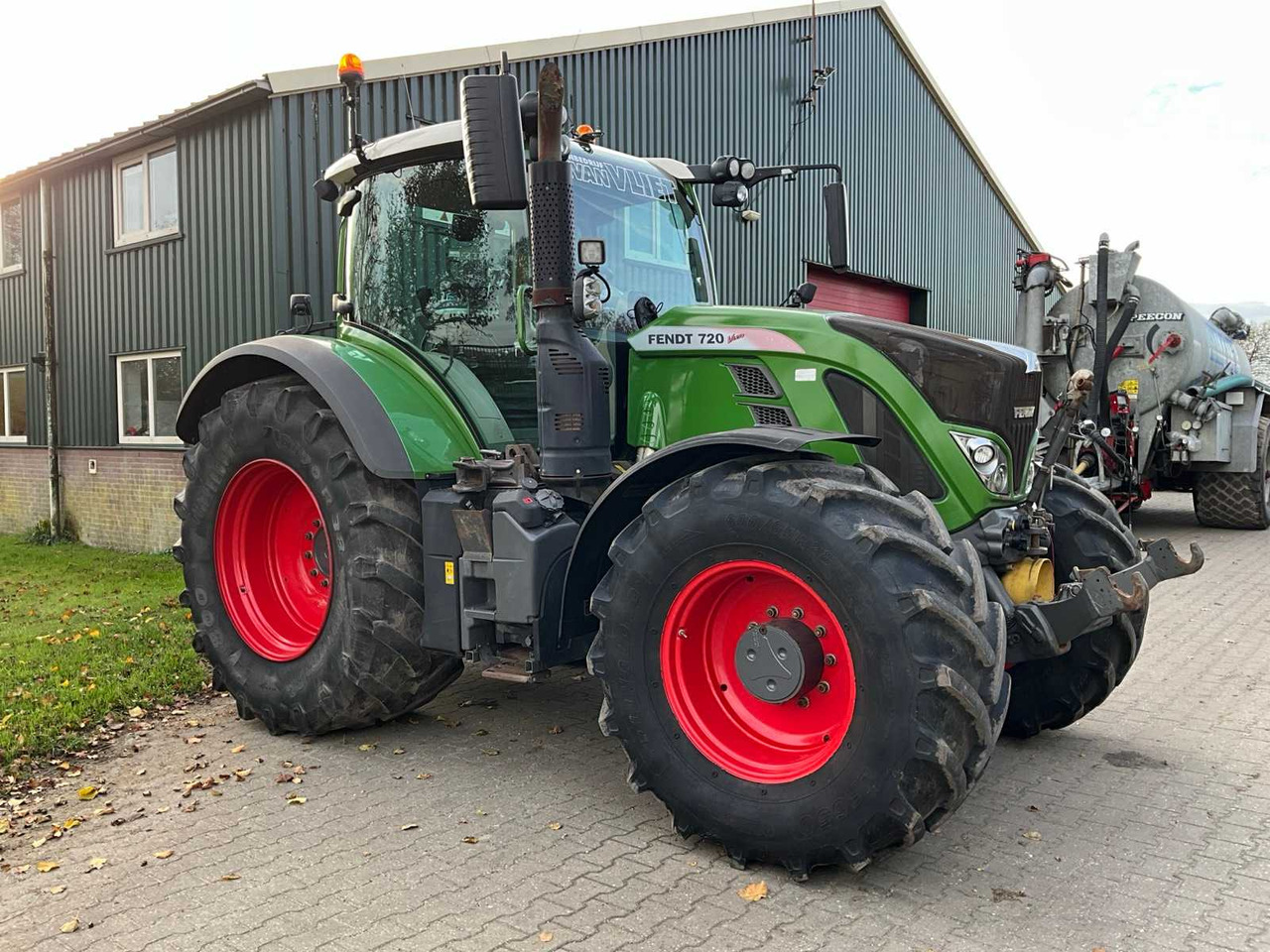 2017 FENDT 720 VARIO ALL-WHEEL DRIVE AGRICULTURAL TRACTOR - Tractor agricol: Foto 2 2017 FENDT 720 VARIO ALL-WHEEL DRIVE AGRICULTURAL TRACTOR - Tractor agricol: Foto 2