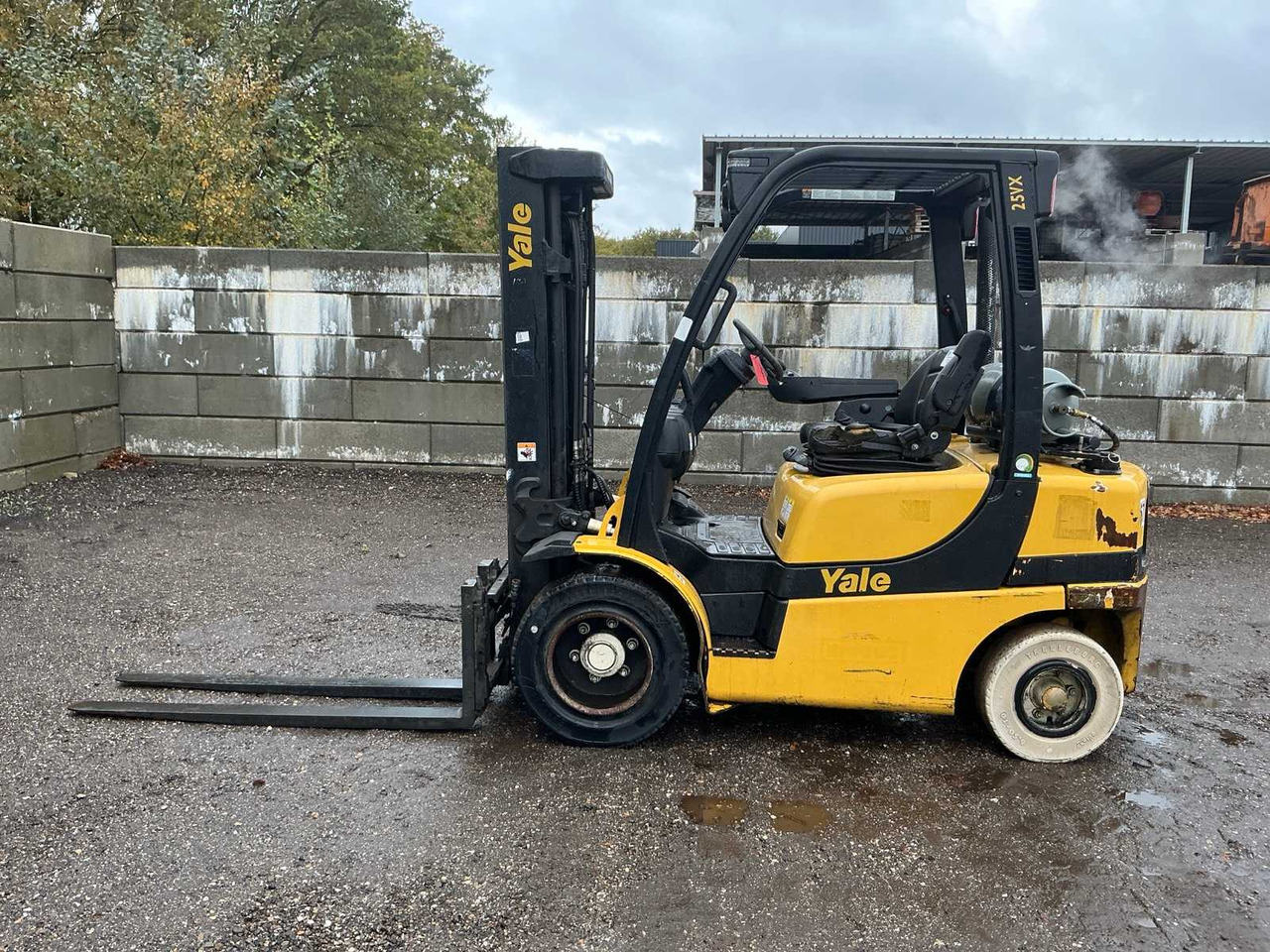 2017 YALE GLP25VXE2170 FORKLIFT - Motostivuitor: Foto 3 2017 YALE GLP25VXE2170 FORKLIFT - Motostivuitor: Foto 3