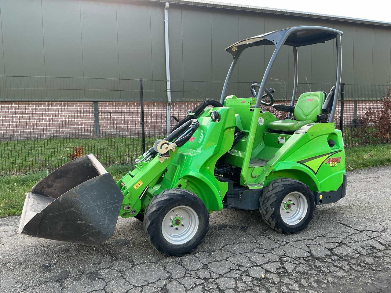 2018 AVANT M528 SHOVEL - Încărcător frontal pe pneuri: Foto 1 2018 AVANT M528 SHOVEL - Încărcător frontal pe pneuri: Foto 1