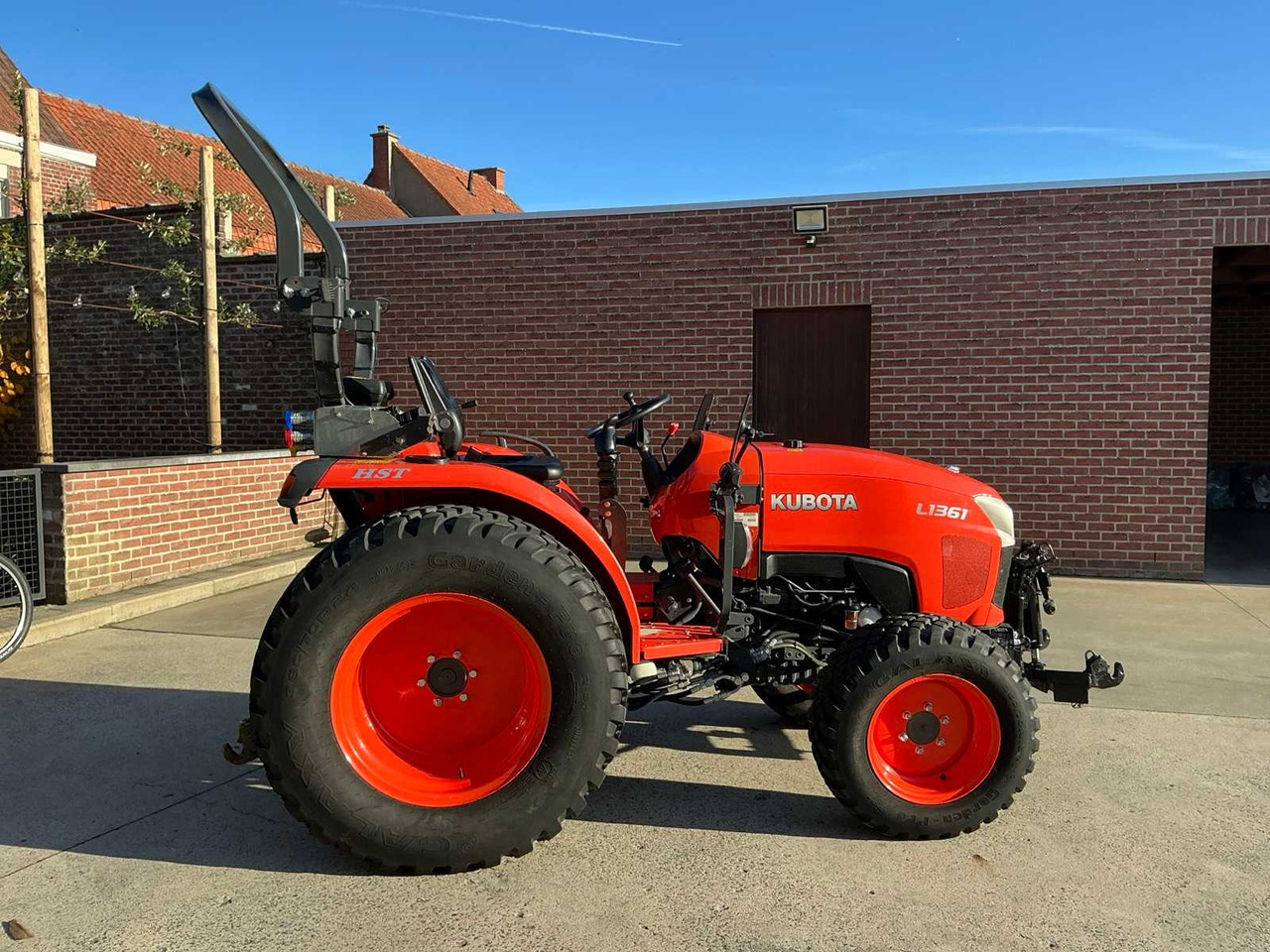 2020 KUBOTA L1361 FOUR WHEEL DRIVE FARM TRACTOR - Tractor agricol: Foto 5 2020 KUBOTA L1361 FOUR WHEEL DRIVE FARM TRACTOR - Tractor agricol: Foto 5