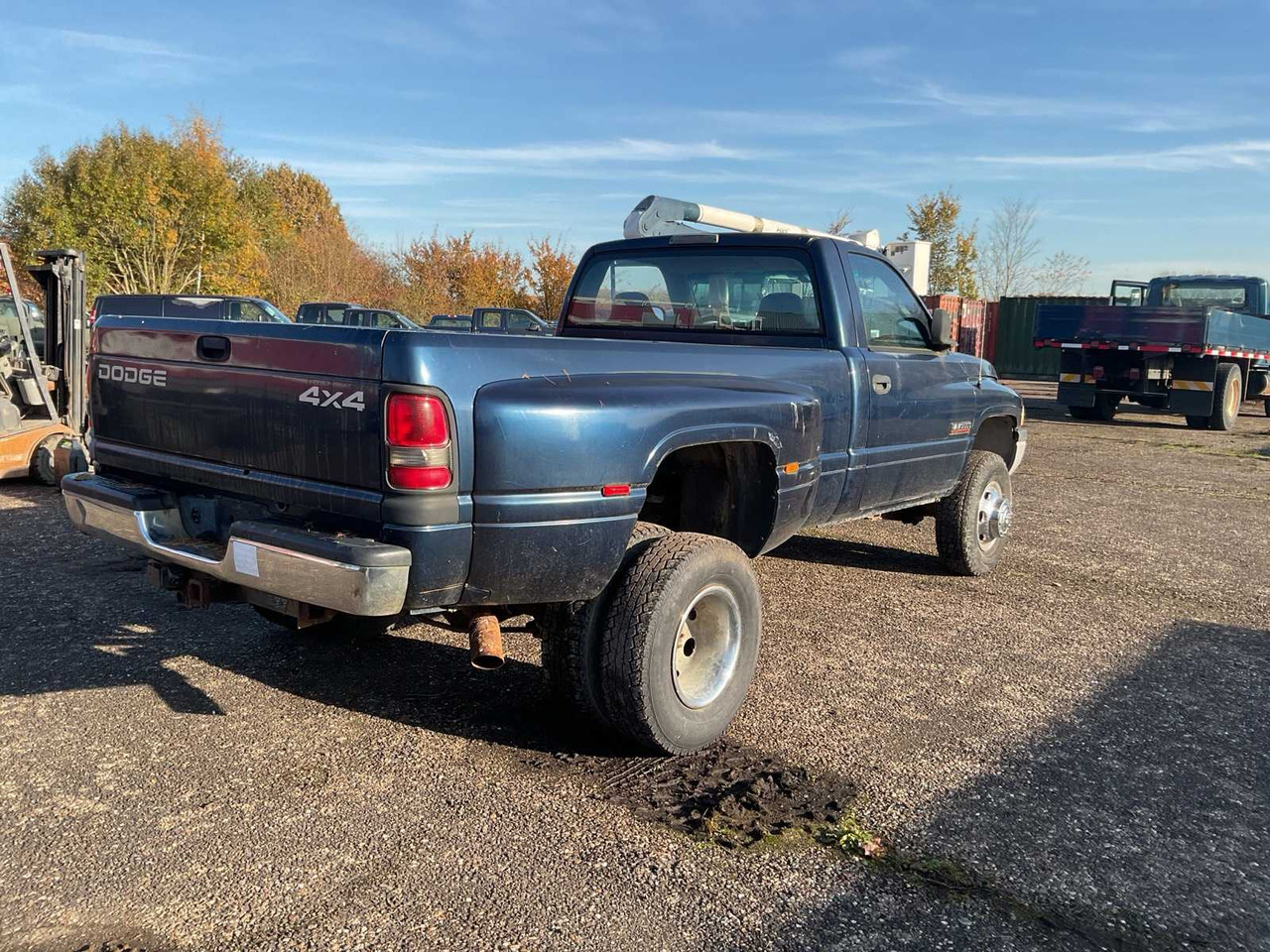 2002 DAIMLER CHRYSLER DODGE RAM 3500 PICK UP COMMERCIAL VEHICLE - Autoutilitară: Foto 4 2002 DAIMLER CHRYSLER DODGE RAM 3500 PICK UP COMMERCIAL VEHICLE - Autoutilitară: Foto 4