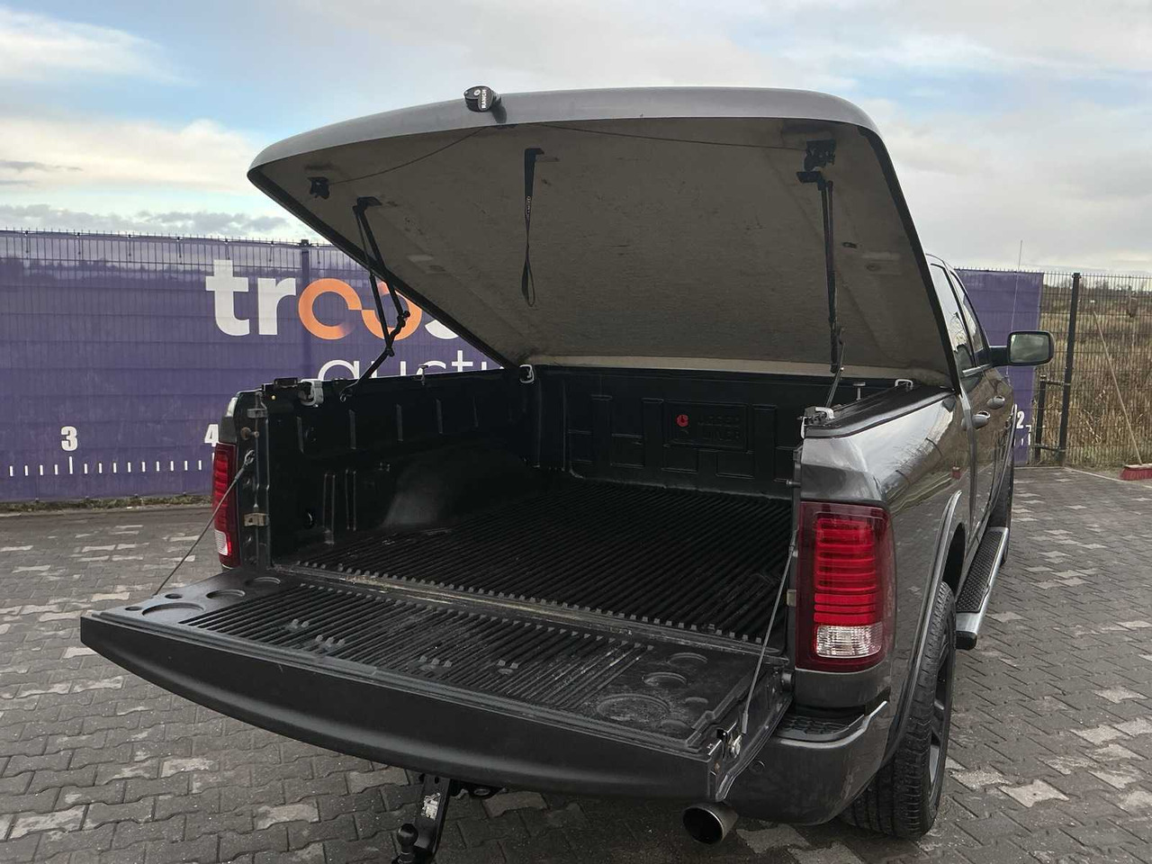 2013 - DODGE - RAM 1500 - 5.7 V8 4X4 QC 6'4 - COMMERCIAL VEHICLE - Autoutilitară: Foto 5 2013 - DODGE - RAM 1500 - 5.7 V8 4X4 QC 6'4 - COMMERCIAL VEHICLE - Autoutilitară: Foto 5