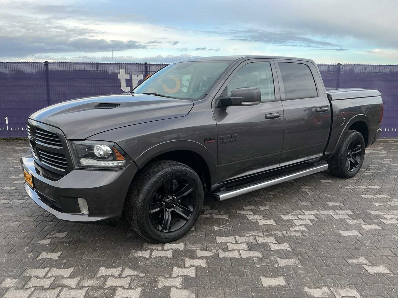 2013 - DODGE - RAM 1500 - 5.7 V8 4X4 QC 6'4 - COMMERCIAL VEHICLE - Autoutilitară: Foto 1 2013 - DODGE - RAM 1500 - 5.7 V8 4X4 QC 6'4 - COMMERCIAL VEHICLE - Autoutilitară: Foto 1
