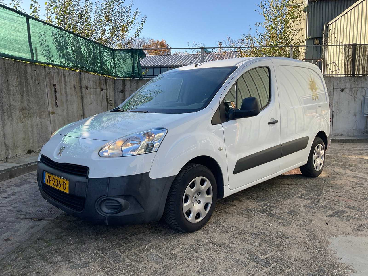 2013 PEUGEOT PARTNER COMMERCIAL VEHICLE (MARGIN) - Autoutilitară: Foto 1 2013 PEUGEOT PARTNER COMMERCIAL VEHICLE (MARGIN) - Autoutilitară: Foto 1