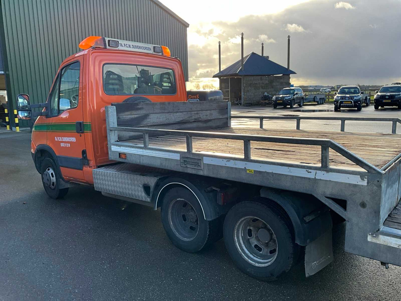 COMMERCIAL VEHICLE WITH TRAILER - Autoutilitară: Foto 5 COMMERCIAL VEHICLE WITH TRAILER - Autoutilitară: Foto 5