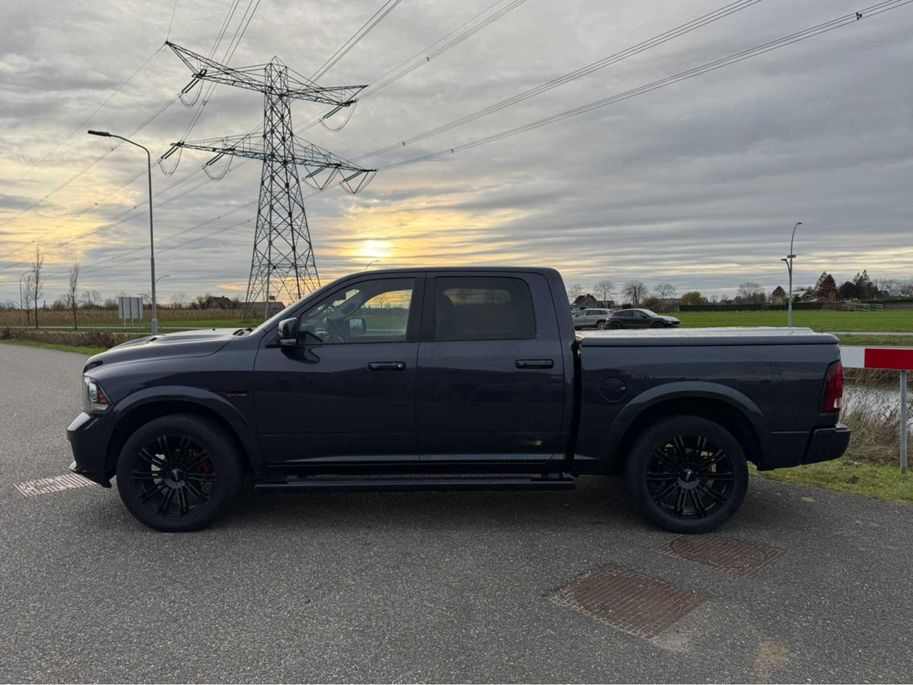 DODGE - RAM 1500 SPORT - 5.7 V8 QC - COMMERCIAL VEHICLE - Autoutilitară: Foto 5 DODGE - RAM 1500 SPORT - 5.7 V8 QC - COMMERCIAL VEHICLE - Autoutilitară: Foto 5
