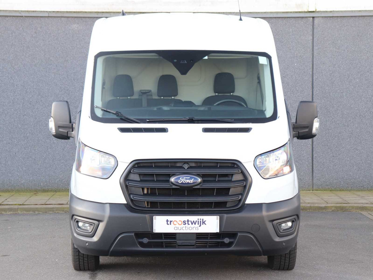 FORD TRANSIT 290 2.0 TDCI L2H2 TREND VAN | VRF-27-T - Autoutilitară: Foto 2 FORD TRANSIT 290 2.0 TDCI L2H2 TREND VAN | VRF-27-T - Autoutilitară: Foto 2