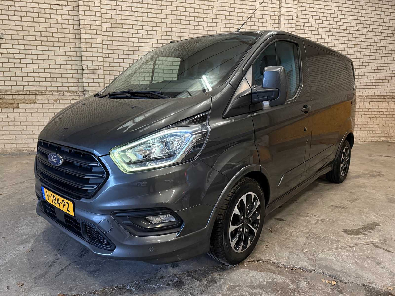 FORD TRANSIT CUSTOM SPORT 2.0 TDCI YEAR: 2017, V-184-PZ - Autoutilitară: Foto 1 FORD TRANSIT CUSTOM SPORT 2.0 TDCI YEAR: 2017, V-184-PZ - Autoutilitară: Foto 1
