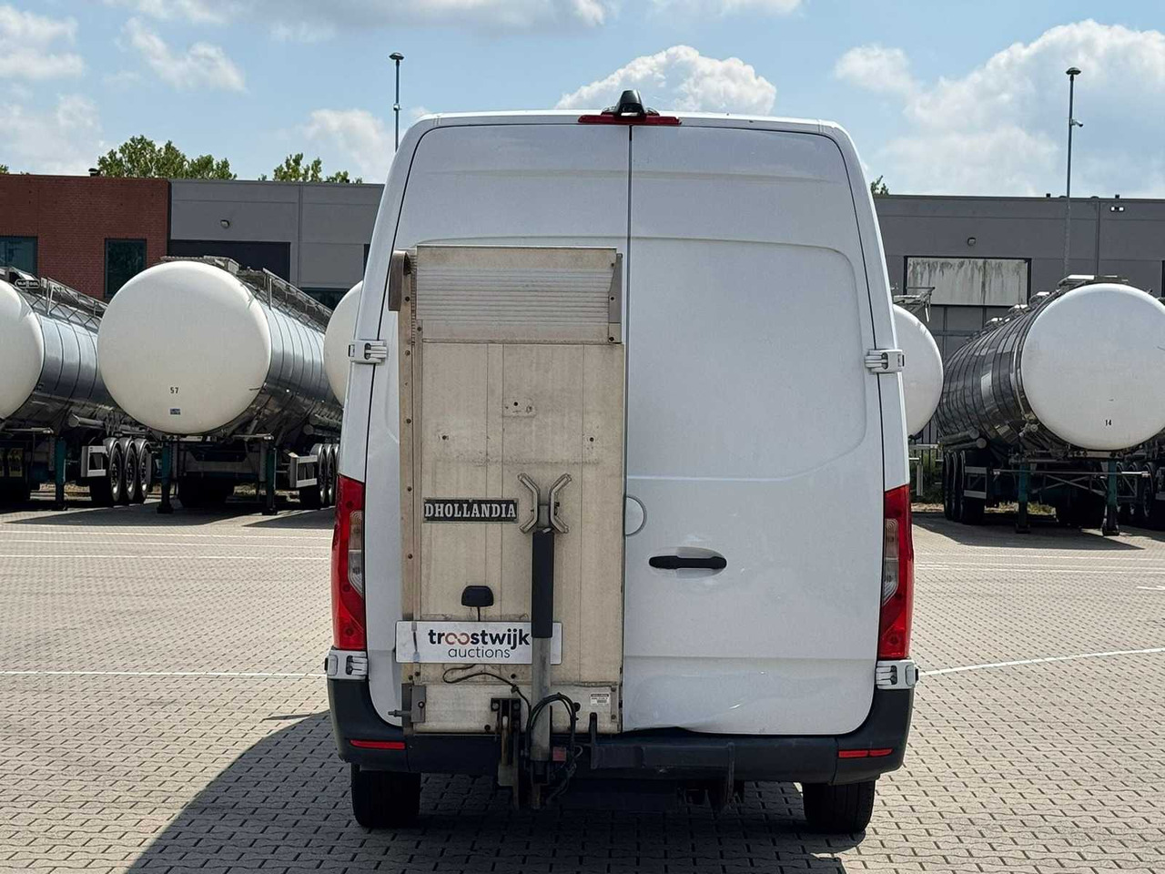 MERCEDES-BENZ SPRINTER 314 2.2 CDI L4H2 JUMBO |TAIL LIFT| VGP-54-N - Autoutilitară: Foto 5 MERCEDES-BENZ SPRINTER 314 2.2 CDI L4H2 JUMBO |TAIL LIFT| VGP-54-N - Autoutilitară: Foto 5