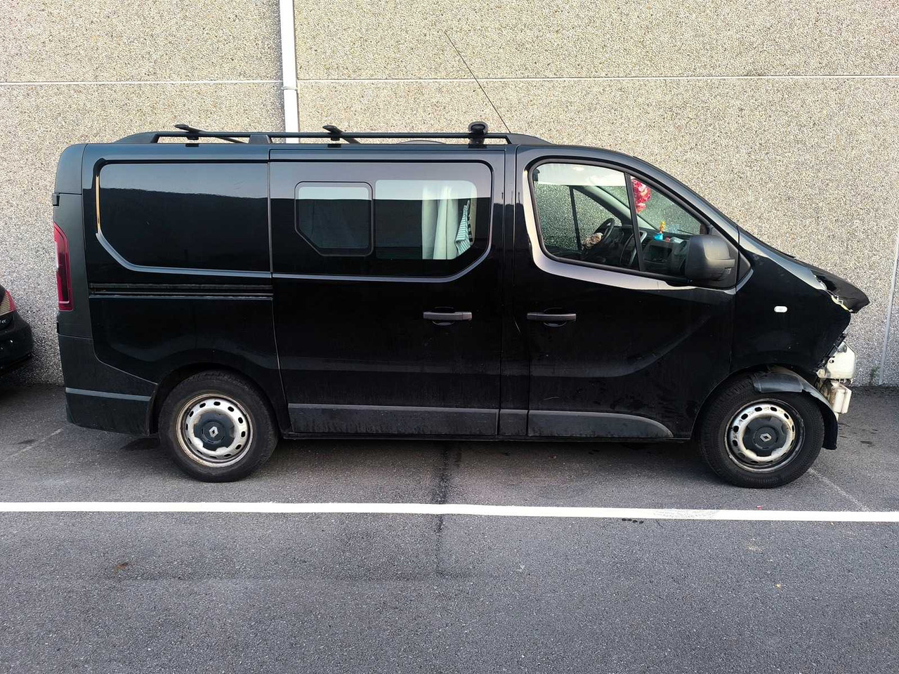 RENAULT TRAFIC 1.6 DCI | 2016 | 103,699 KM | DIESEL | - Autoutilitară: Foto 2 RENAULT TRAFIC 1.6 DCI | 2016 | 103,699 KM | DIESEL | - Autoutilitară: Foto 2