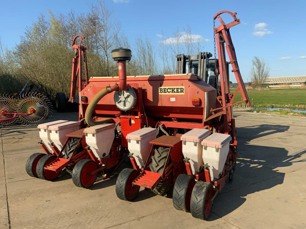 Becker Aeromat T6Z - Maşină agricole pentru semanat: Foto 3 Becker Aeromat T6Z - Maşină agricole pentru semanat: Foto 3