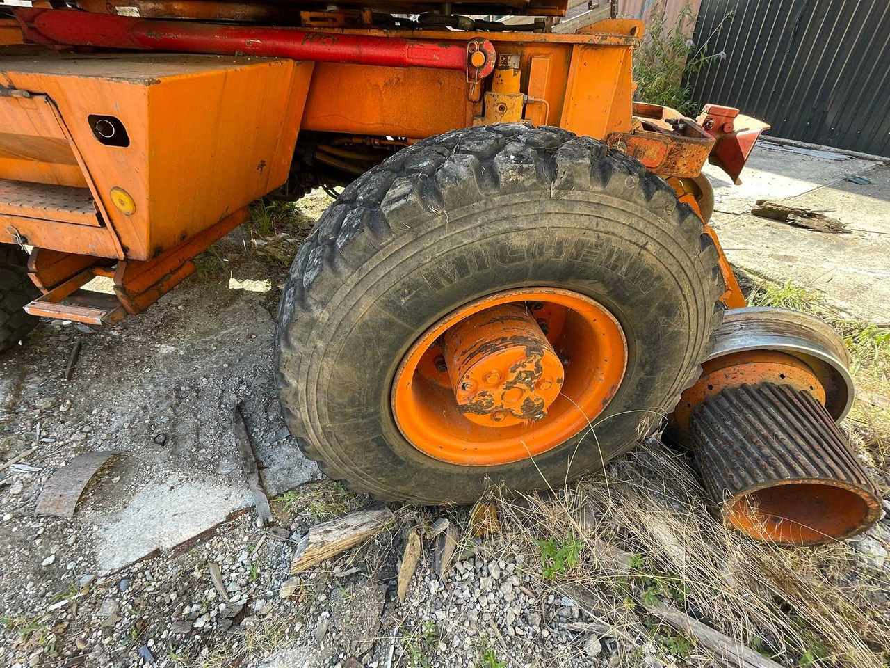 Excavator pe roţi Case 688P: Foto 12