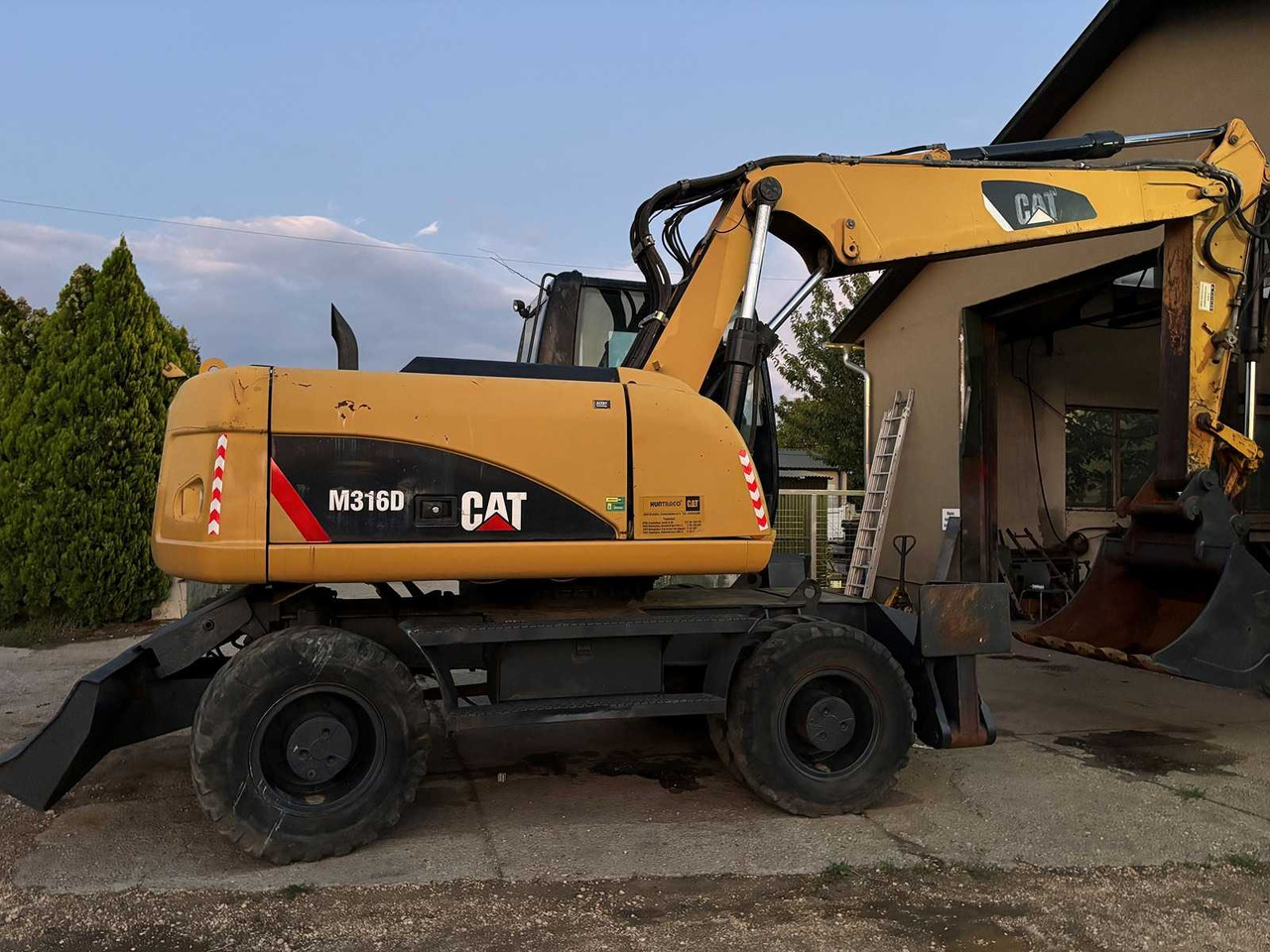 Caterpillar CATERPILLAR - M316D - WHEELED EXCAVATOR - 2008 - Excavator pe roţi: Foto 1 Caterpillar CATERPILLAR - M316D - WHEELED EXCAVATOR - 2008 - Excavator pe roţi: Foto 1