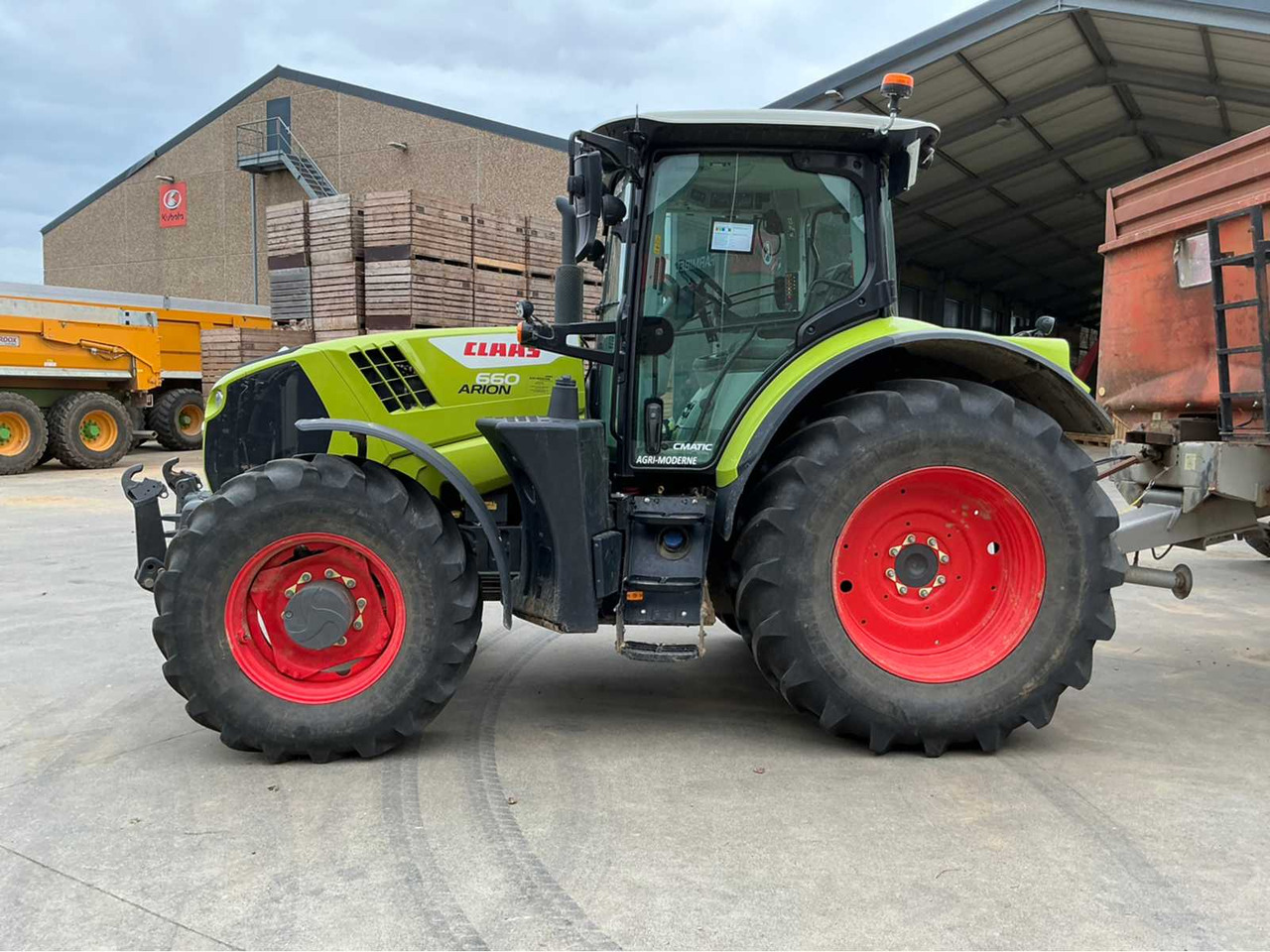 Claas ARION 660 - Tractor agricol: Foto 2 Claas ARION 660 - Tractor agricol: Foto 2
