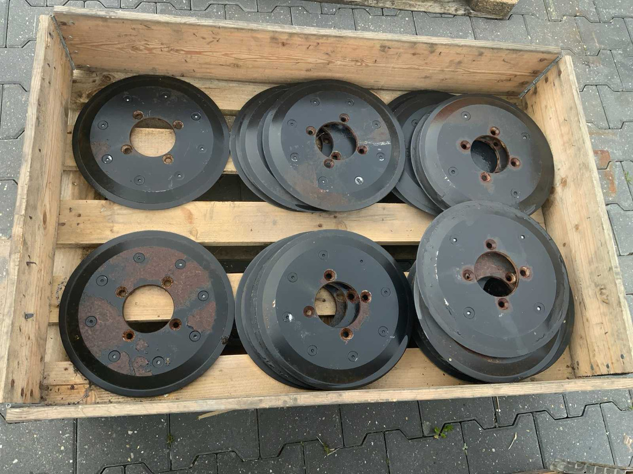 Cutting discs slurry injector (18x) - Maşină de împrăştiat îngrăşăminte: Foto 1 Cutting discs slurry injector (18x) - Maşină de împrăştiat îngrăşăminte: Foto 1