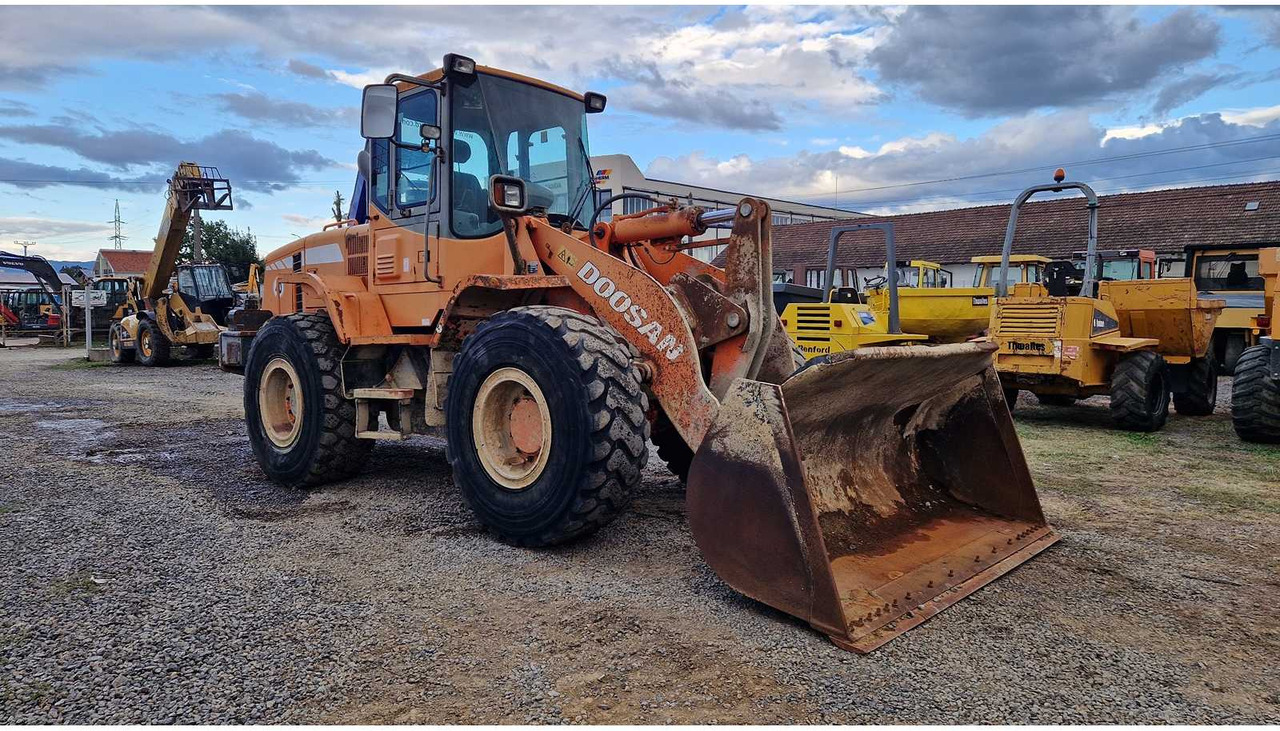 DOOSAN DL200 - Încărcător frontal pe pneuri: Foto 1 DOOSAN DL200 - Încărcător frontal pe pneuri: Foto 1