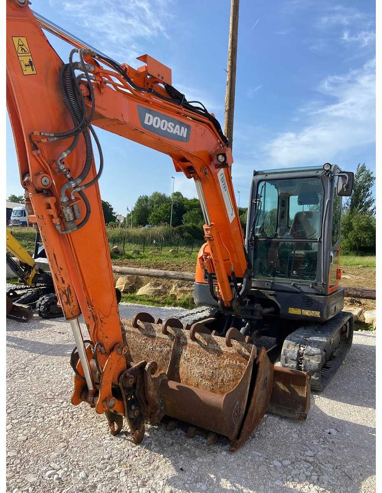 DOOSAN - DX 62R-3 - MIDI-EXCAVATOR - 2018 - Excavator: Foto 1 DOOSAN - DX 62R-3 - MIDI-EXCAVATOR - 2018 - Excavator: Foto 1