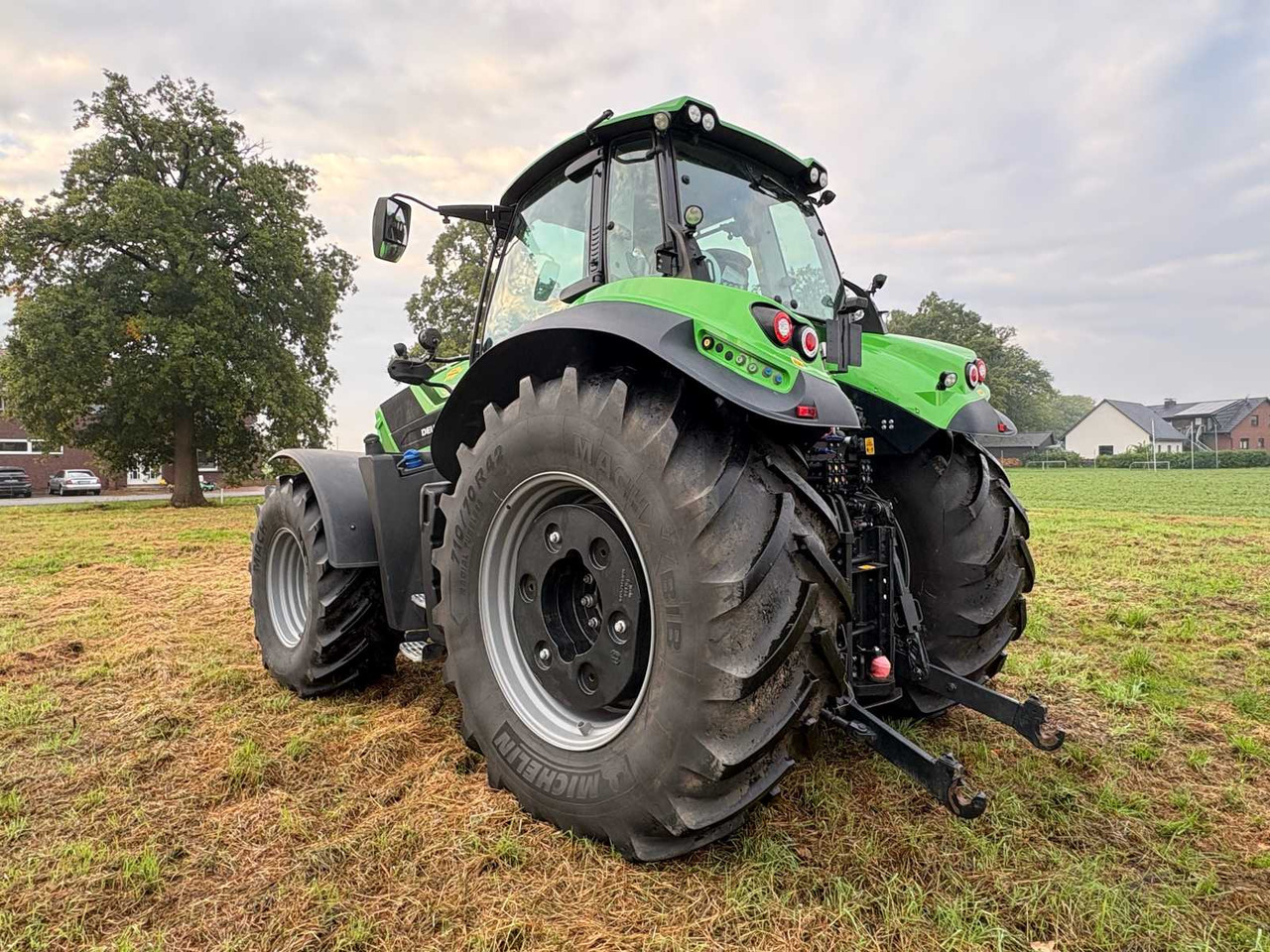 Deutz-Fahr 8280 TTV - Tractor agricol: Foto 2 Deutz-Fahr 8280 TTV - Tractor agricol: Foto 2