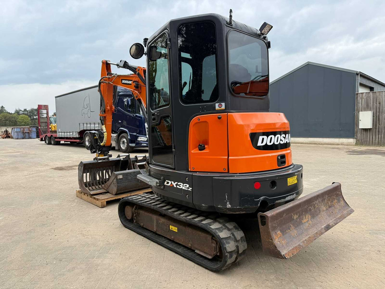 Doosan DX32Z - Excavator pe şenile: Foto 5 Doosan DX32Z - Excavator pe şenile: Foto 5