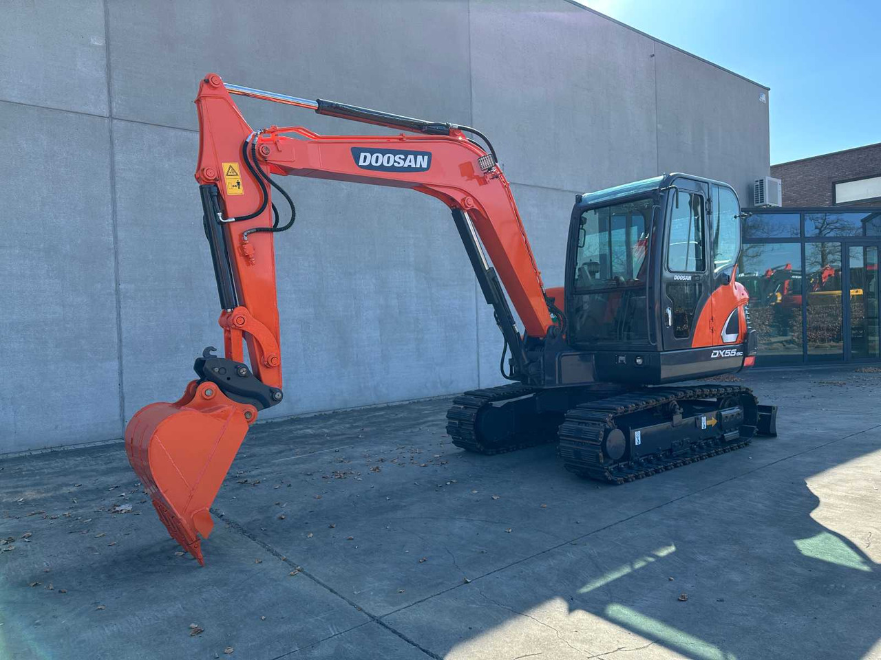 Doosan DX55-9C - Excavator pe şenile: Foto 1 Doosan DX55-9C - Excavator pe şenile: Foto 1