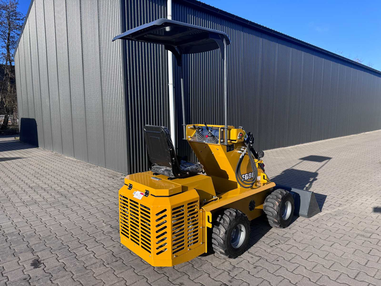 EGN EG80 MINI SHOVEL / MINI LOADER - Mini încărcător pe şenile: Foto 5 EGN EG80 MINI SHOVEL / MINI LOADER - Mini încărcător pe şenile: Foto 5
