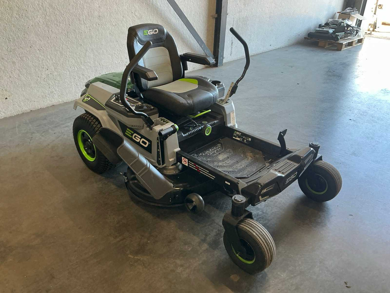 EGO ZT4200L - Maşină de tuns iarba: Foto 3 EGO ZT4200L - Maşină de tuns iarba: Foto 3