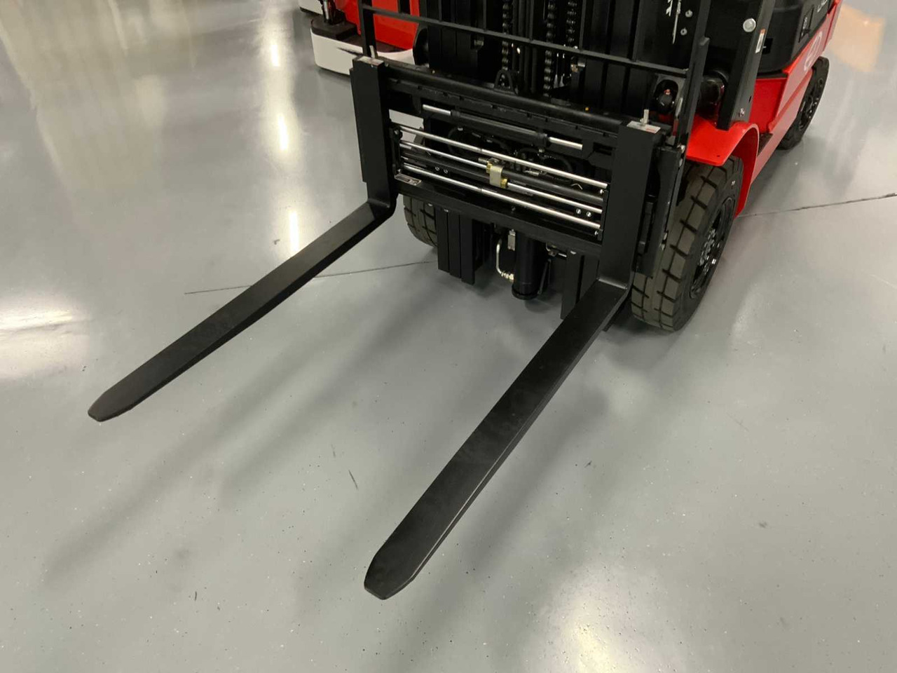 EP - EFL 252 X - FORK POSITIONER, SIDESHIFT, TRIPLEX, FORKLIFT 2025 - Motostivuitor: Foto 2 EP - EFL 252 X - FORK POSITIONER, SIDESHIFT, TRIPLEX, FORKLIFT 2025 - Motostivuitor: Foto 2