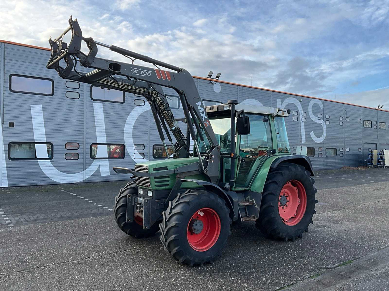 FENDT FARMER 309C TURBOMATIC ALL-WHEEL DRIVE AGRICULTURAL TRACTOR - Tractor agricol: Foto 2 FENDT FARMER 309C TURBOMATIC ALL-WHEEL DRIVE AGRICULTURAL TRACTOR - Tractor agricol: Foto 2