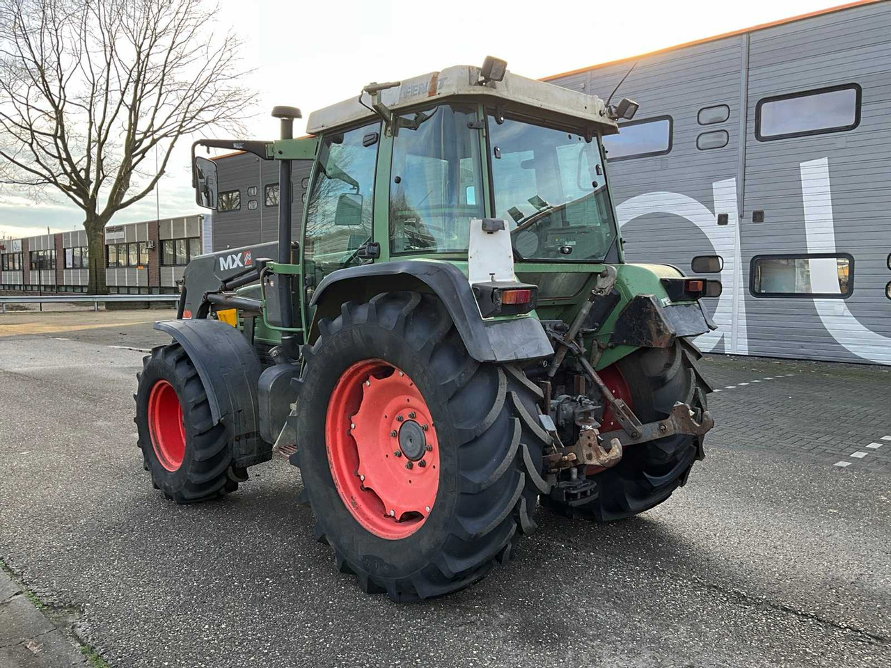 FENDT FARMER 309C TURBOMATIC ALL-WHEEL DRIVE AGRICULTURAL TRACTOR - Tractor agricol: Foto 5 FENDT FARMER 309C TURBOMATIC ALL-WHEEL DRIVE AGRICULTURAL TRACTOR - Tractor agricol: Foto 5