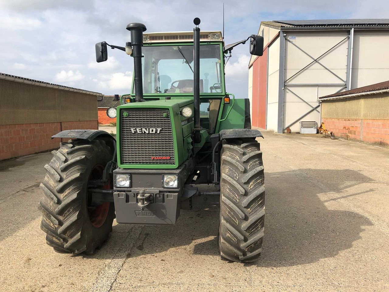 FENDT - FAVORIT 615 LSA TURBOMATIK E - 4WD AGRICULTURAL TRACTOR - 1985 - Tractor agricol: Foto 4 FENDT - FAVORIT 615 LSA TURBOMATIK E - 4WD AGRICULTURAL TRACTOR - 1985 - Tractor agricol: Foto 4