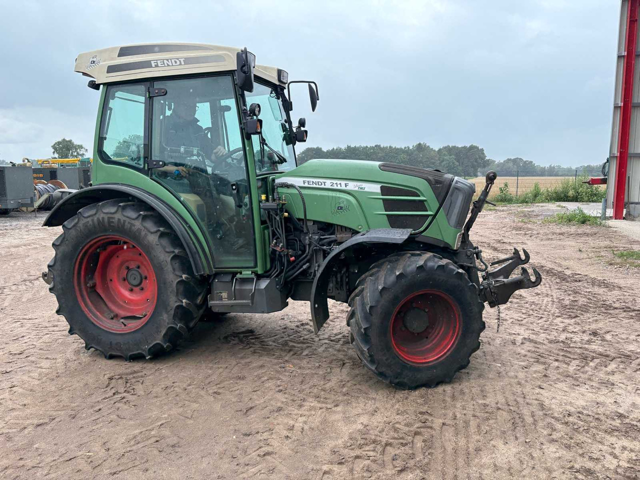 Fendt 211 Vario TMS V - Tractor agricol: Foto 4 Fendt 211 Vario TMS V - Tractor agricol: Foto 4