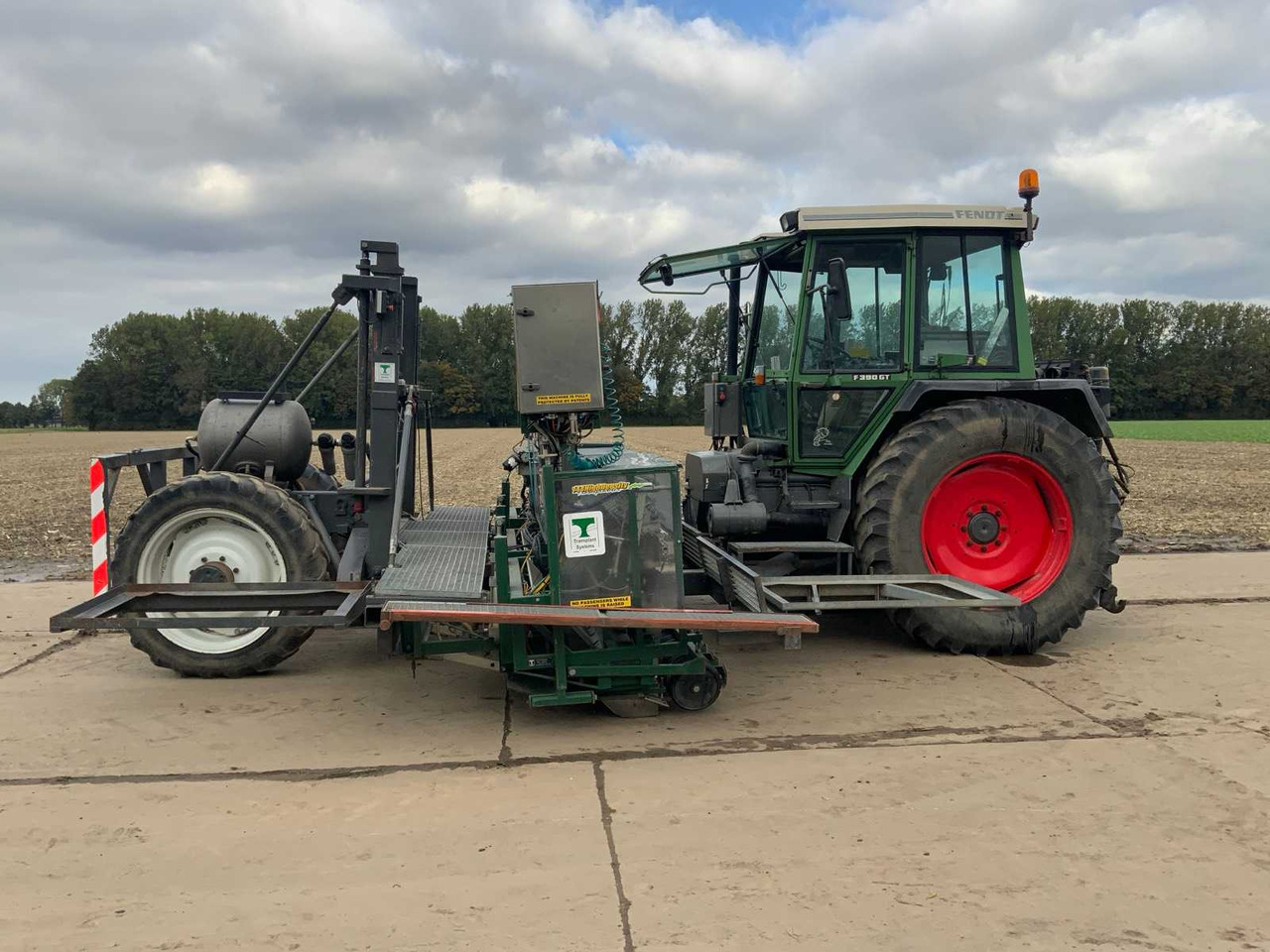 Fendt F390GTA - Maşină agricole pentru semanat: Foto 2 Fendt F390GTA - Maşină agricole pentru semanat: Foto 2