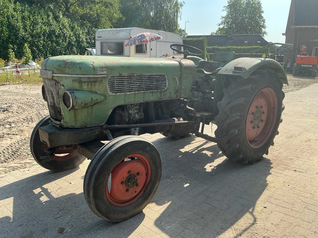 Fendt Farmer 2-FW139/3 - Tractor agricol: Foto 1 Fendt Farmer 2-FW139/3 - Tractor agricol: Foto 1