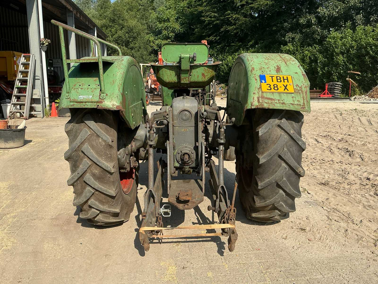 Fendt Farmer 2-FW139/3 - Tractor agricol: Foto 4 Fendt Farmer 2-FW139/3 - Tractor agricol: Foto 4