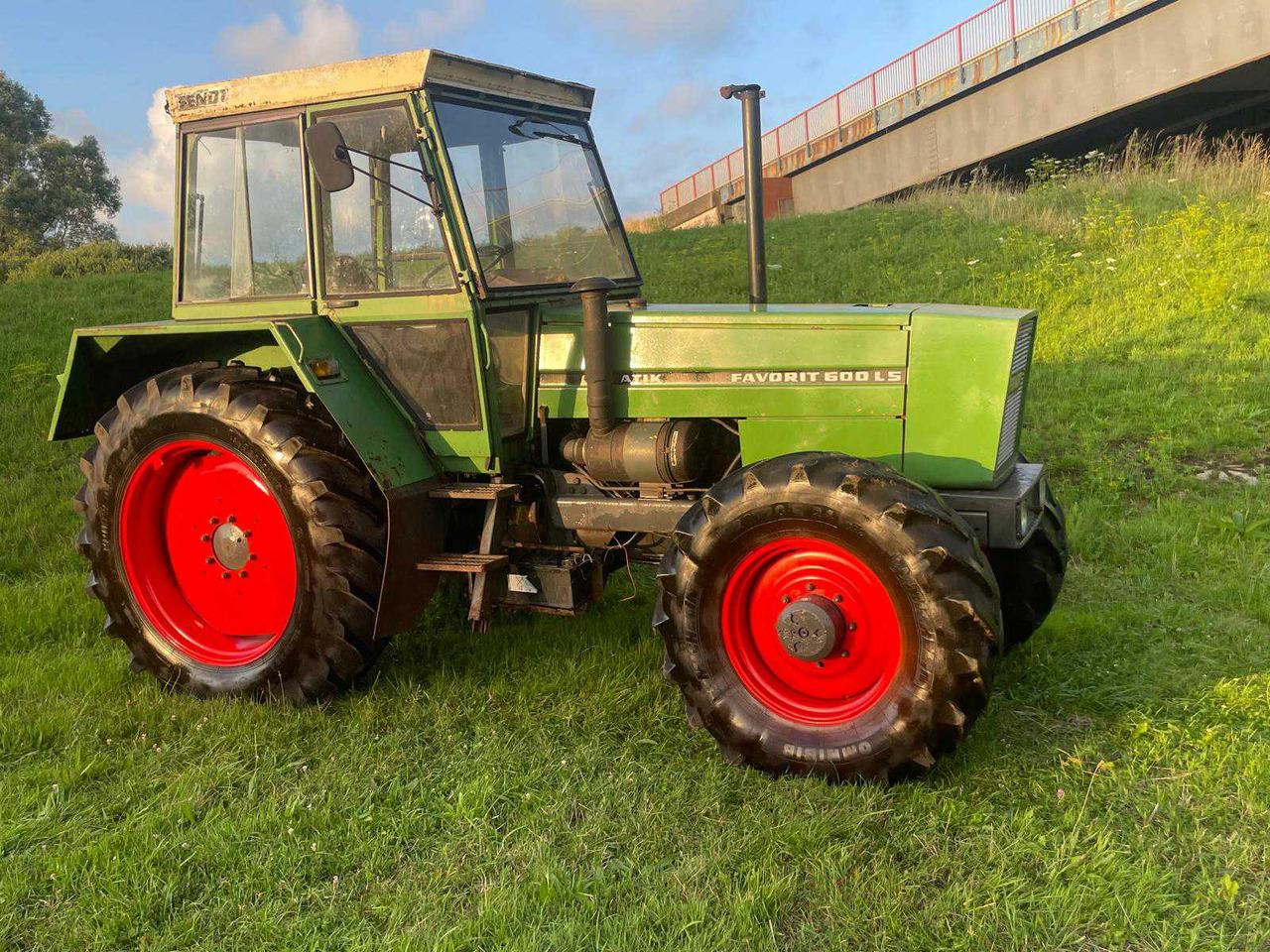 Fendt Favorit 600 LSA - Tractor agricol: Foto 5 Fendt Favorit 600 LSA - Tractor agricol: Foto 5