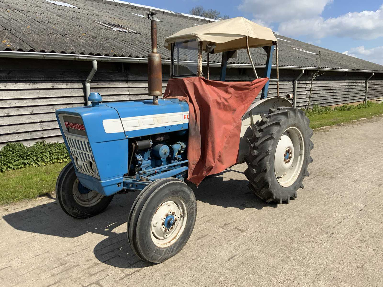 Ford 3000 - Tractor agricol: Foto 1 Ford 3000 - Tractor agricol: Foto 1