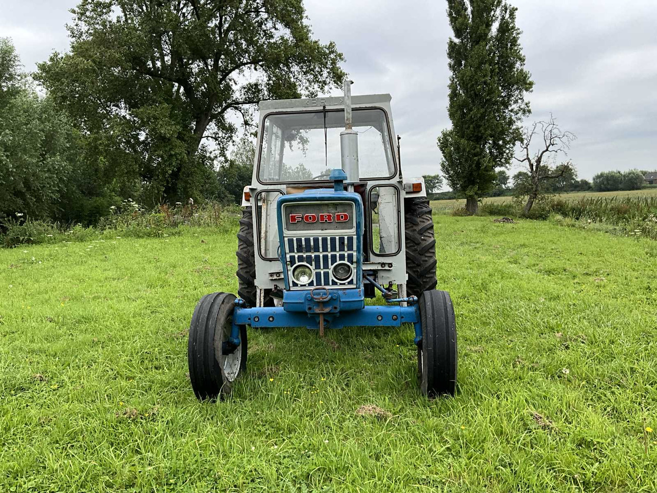 Ford 4000 - Tractor agricol: Foto 4 Ford 4000 - Tractor agricol: Foto 4