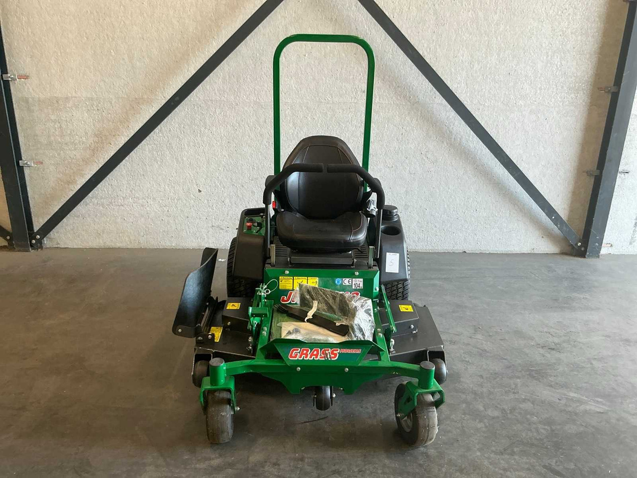 Grassmowers JRZ1 48 - Maşină de tuns iarba: Foto 2 Grassmowers JRZ1 48 - Maşină de tuns iarba: Foto 2