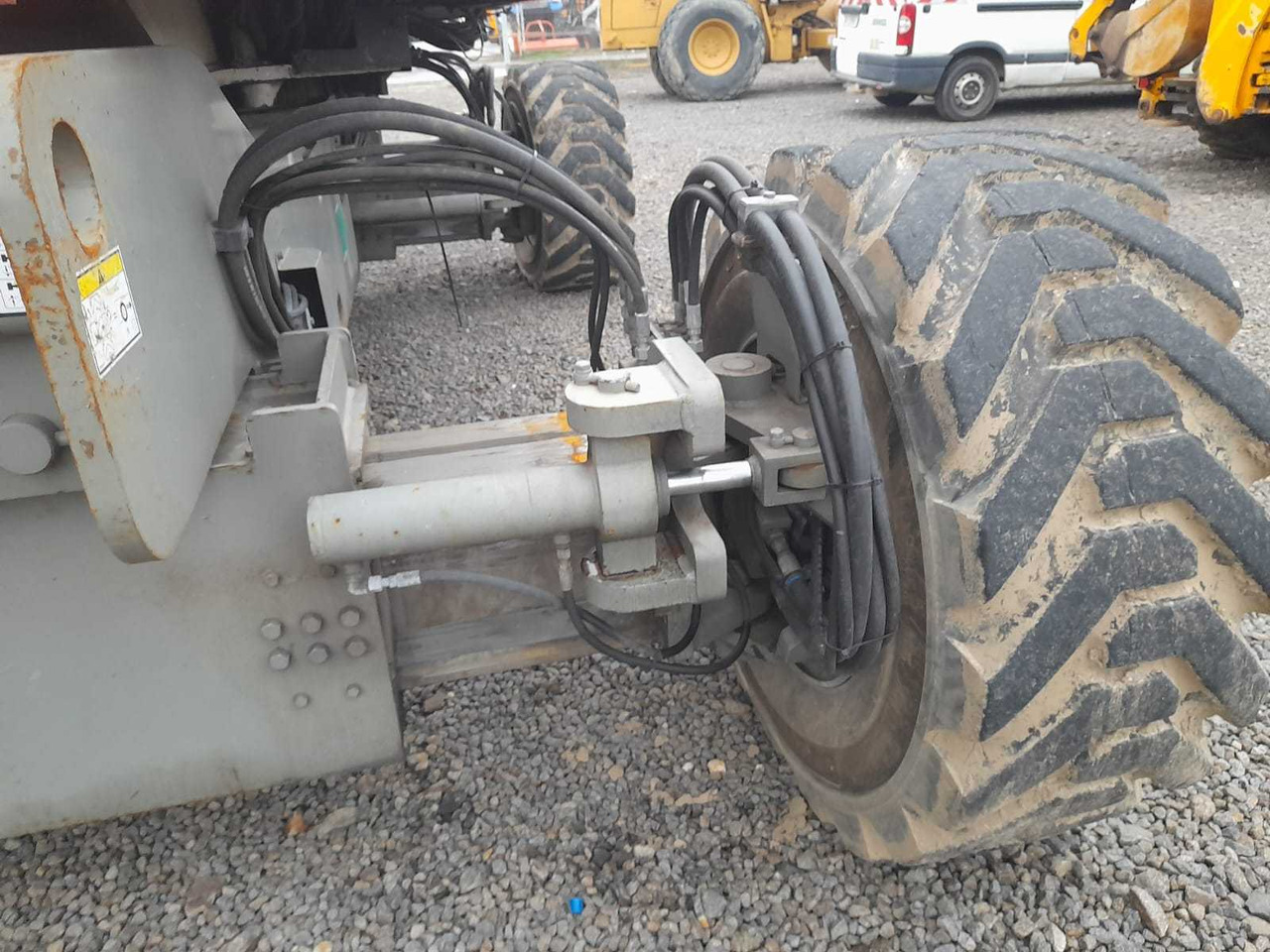 HAULOTTE - H16TPX - AERIAL WORK PLATFORMS - 2008 - Autopropulsată platformă: Foto 5 HAULOTTE - H16TPX - AERIAL WORK PLATFORMS - 2008 - Autopropulsată platformă: Foto 5