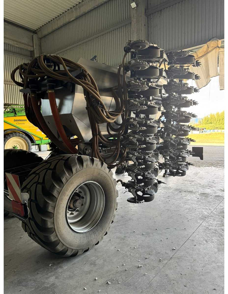 HORIZON DSX 60-16 - Maşină agricole pentru semanat: Foto 3 HORIZON DSX 60-16 - Maşină agricole pentru semanat: Foto 3