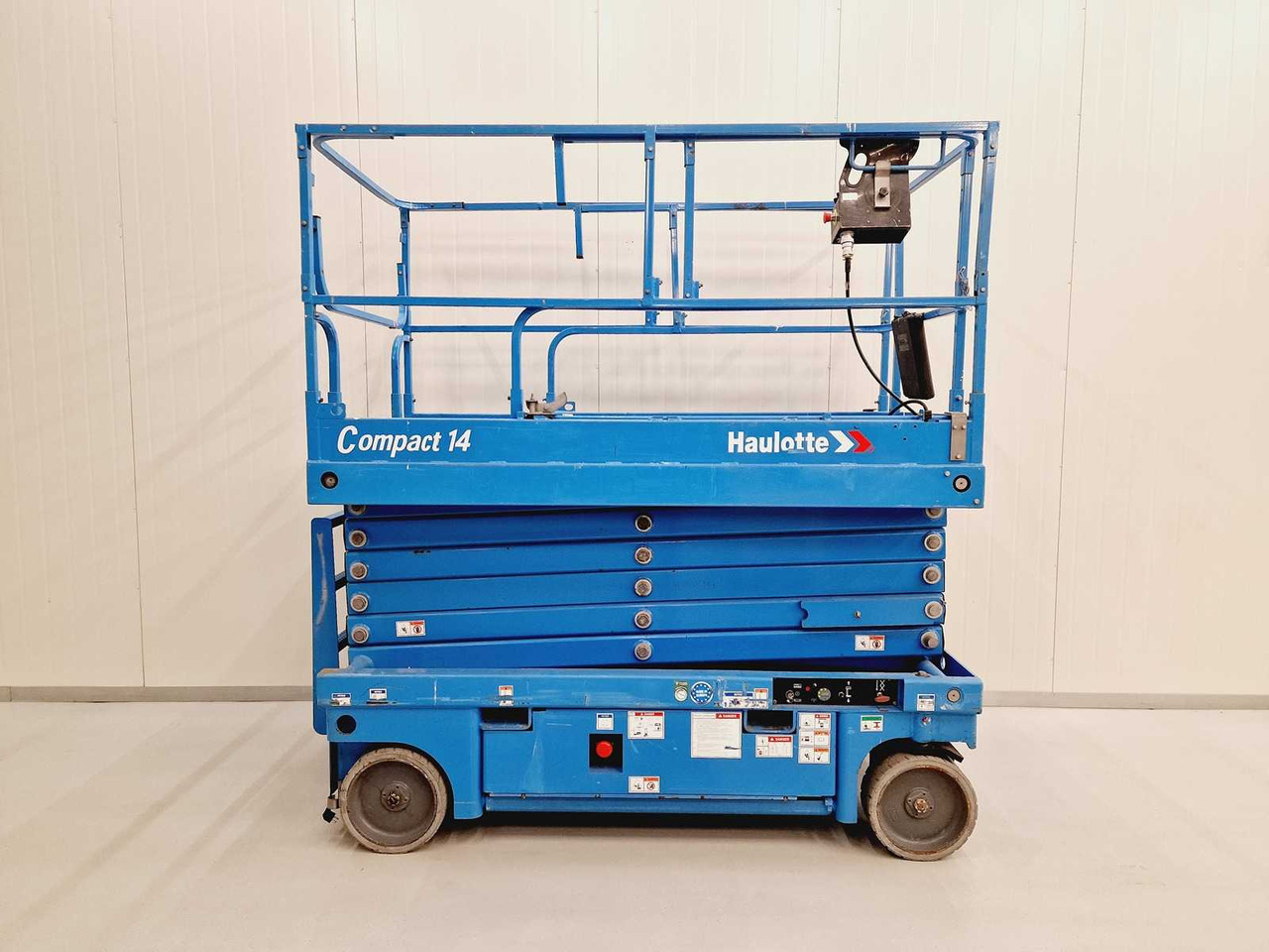 Haulotte Compact 14 - Autopropulsată platformă: Foto 2 Haulotte Compact 14 - Autopropulsată platformă: Foto 2
