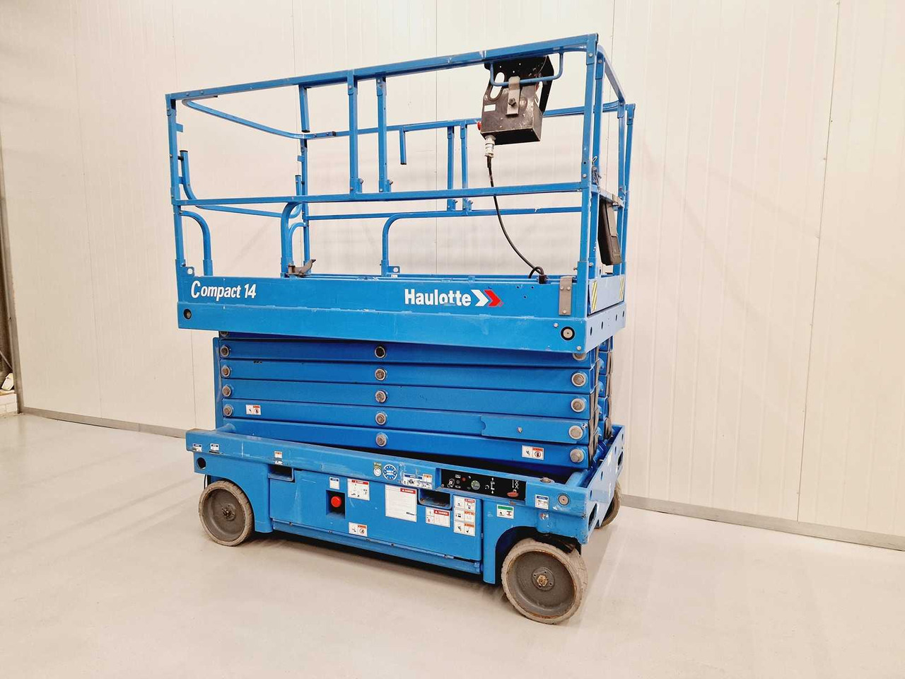 Haulotte Compact 14 - Autopropulsată platformă: Foto 3 Haulotte Compact 14 - Autopropulsată platformă: Foto 3