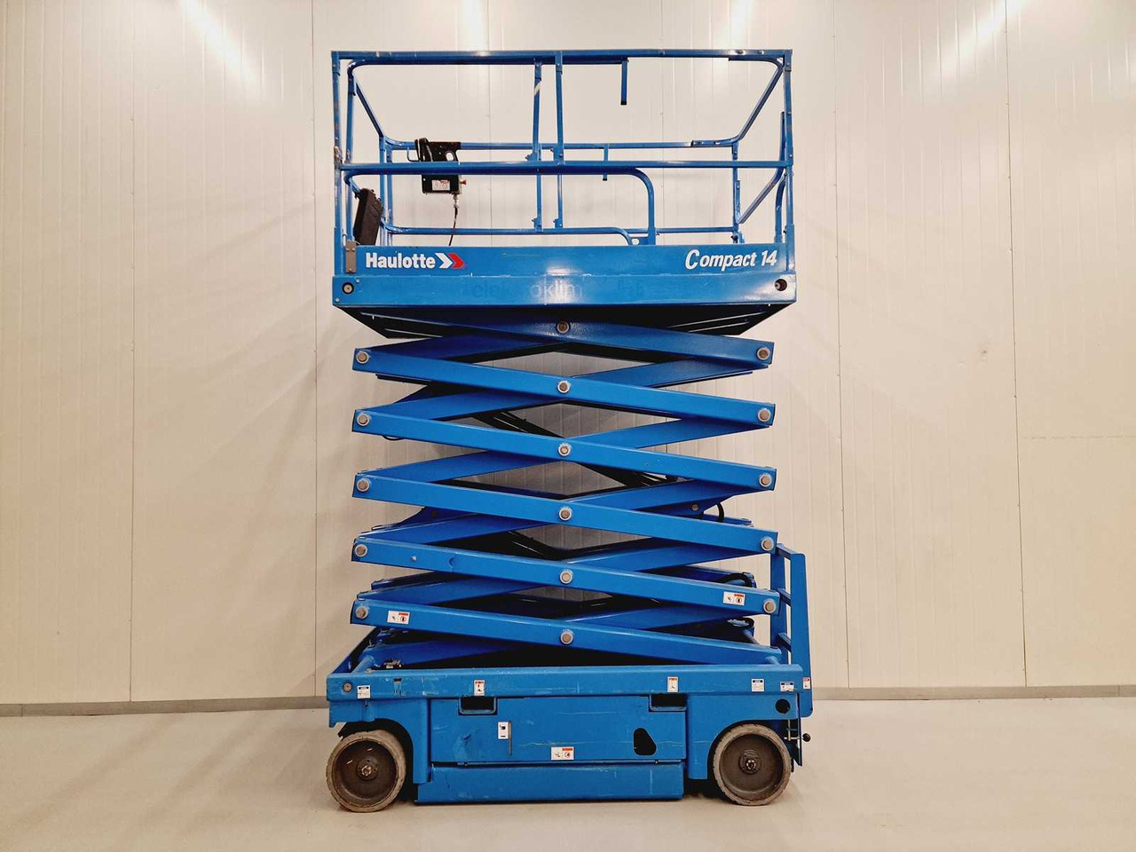 Haulotte Compact 14 - Autopropulsată platformă: Foto 4 Haulotte Compact 14 - Autopropulsată platformă: Foto 4