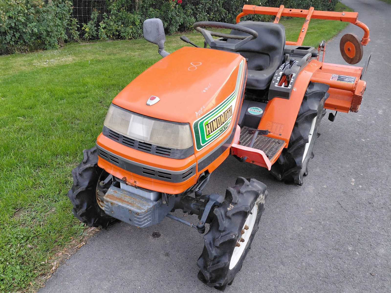 Hinomoto C14 - Tractor mic: Foto 1 Hinomoto C14 - Tractor mic: Foto 1